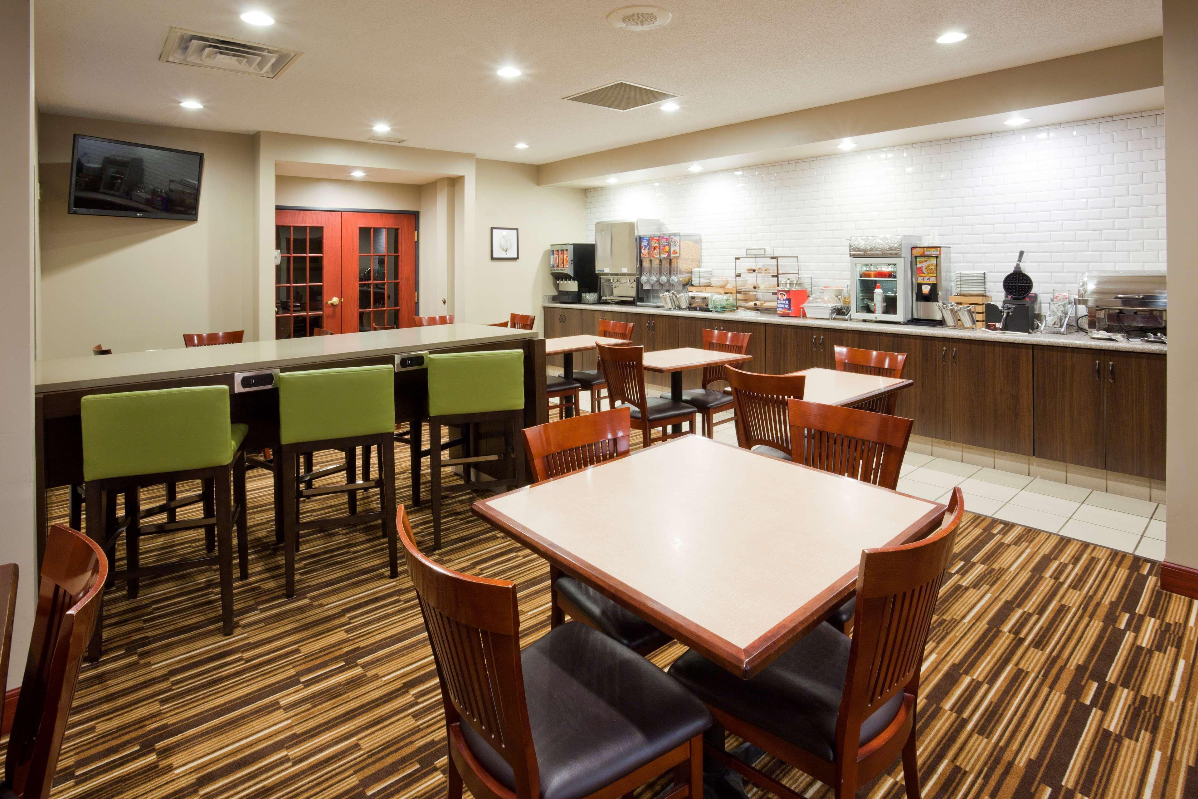Country Inn & Suites By Radisson, Willmar, Mn Buitenkant foto